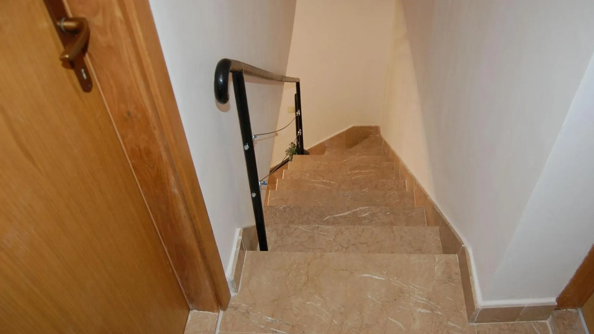 Apartment Sun - 100M From Sea Kastela Croatia