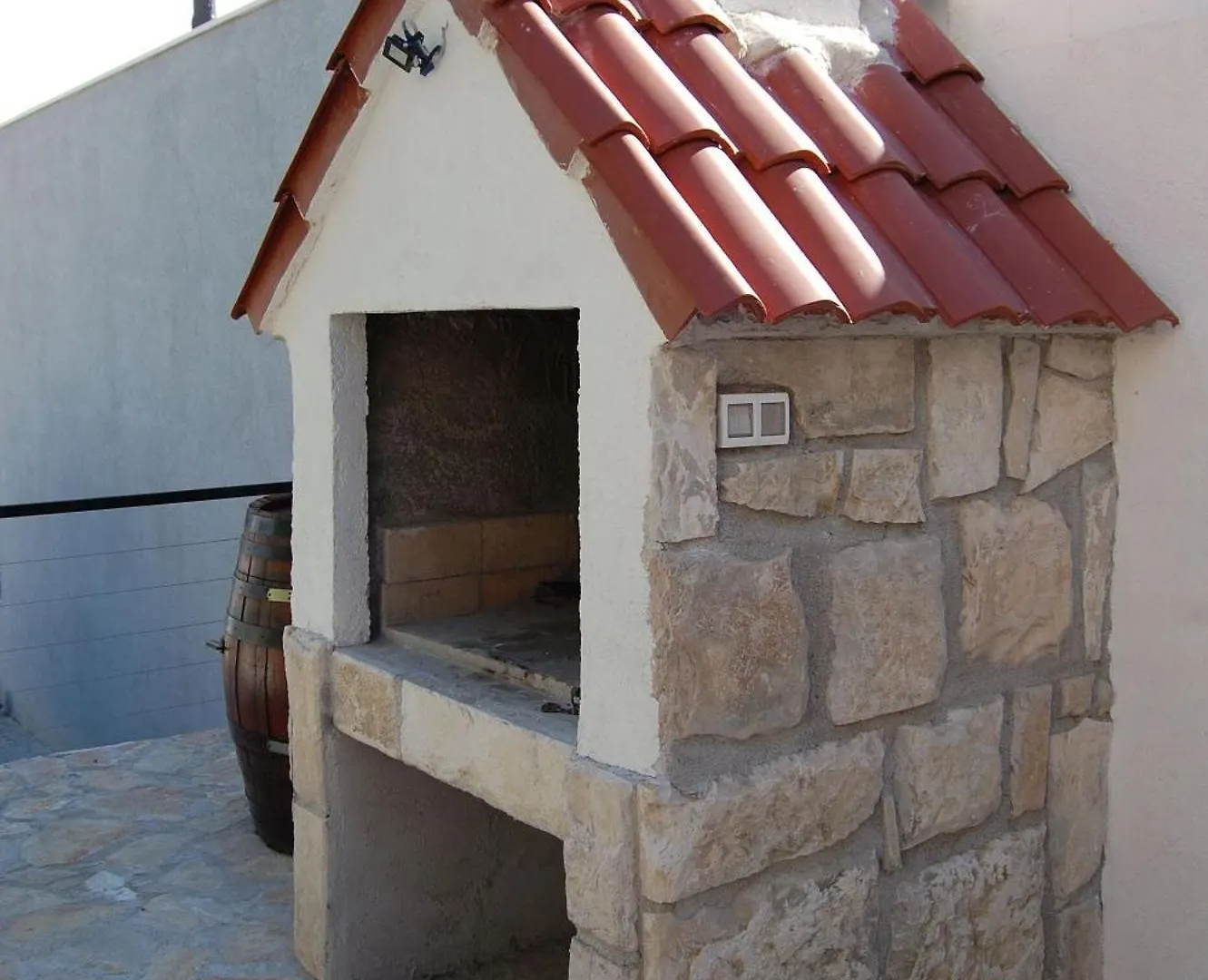 Apartment Sun - 100M From Sea Kastela