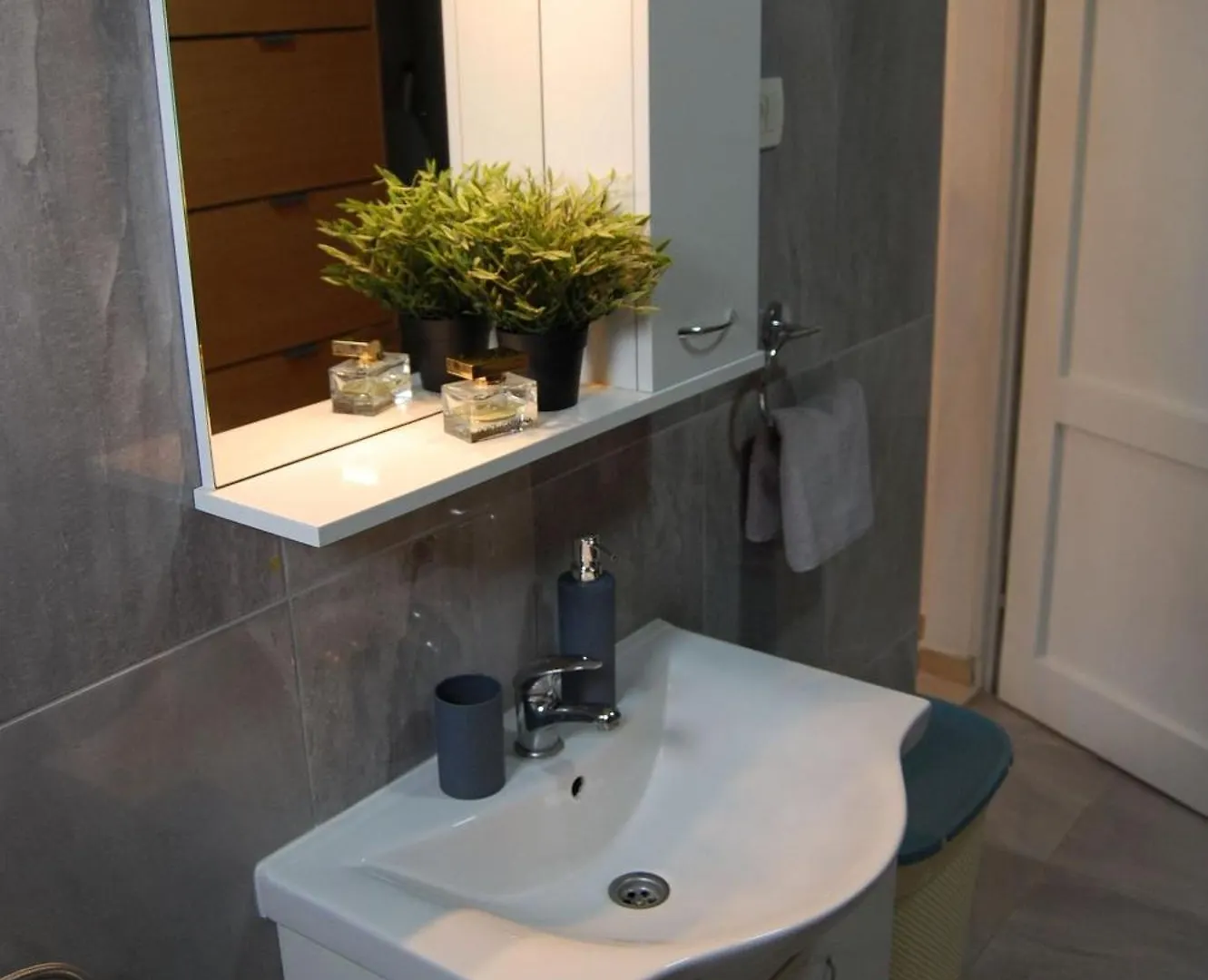 Apartment Sun - 100M From Sea Kastela
