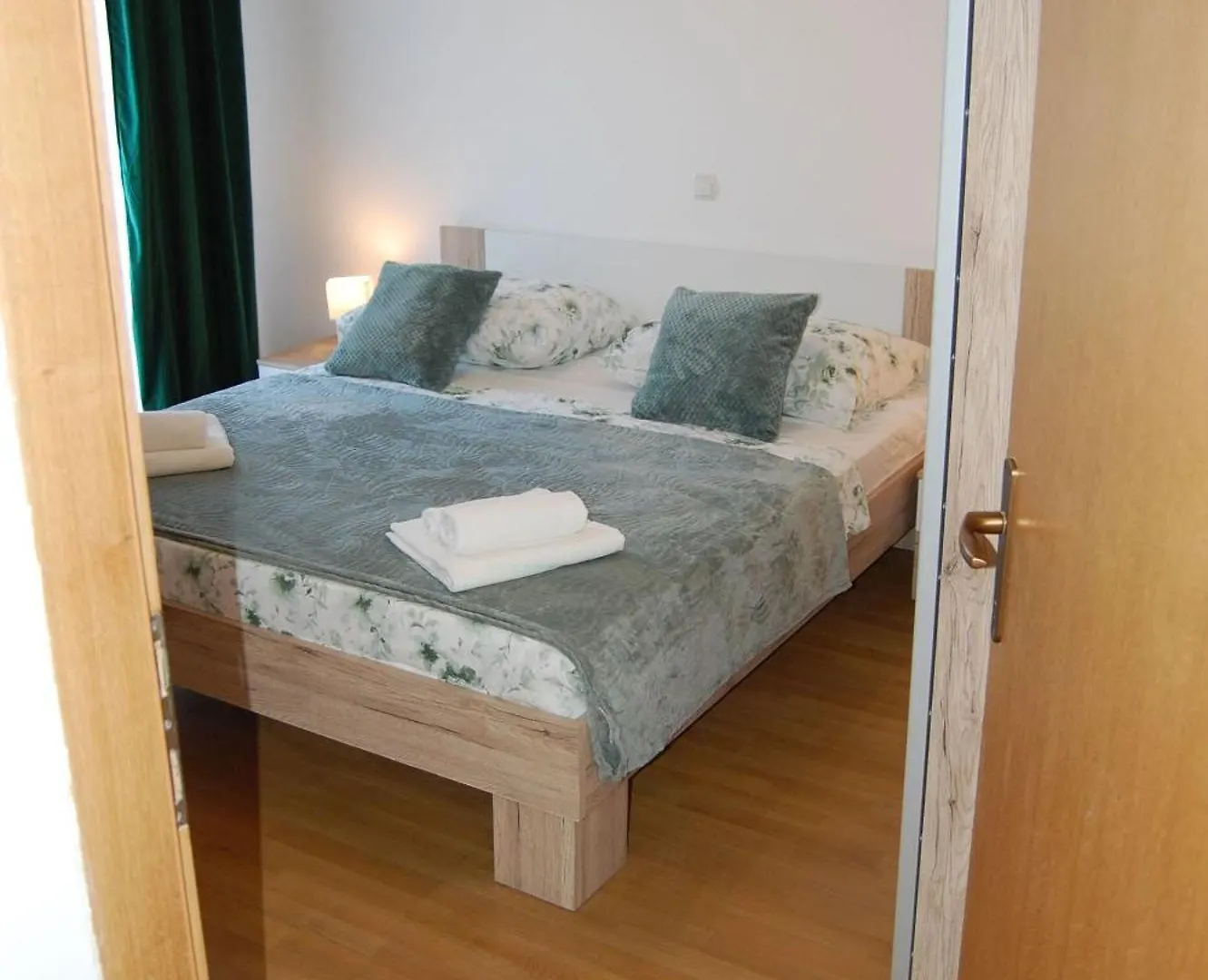 Apartment Sun - 100M From Sea Kastela Croatia