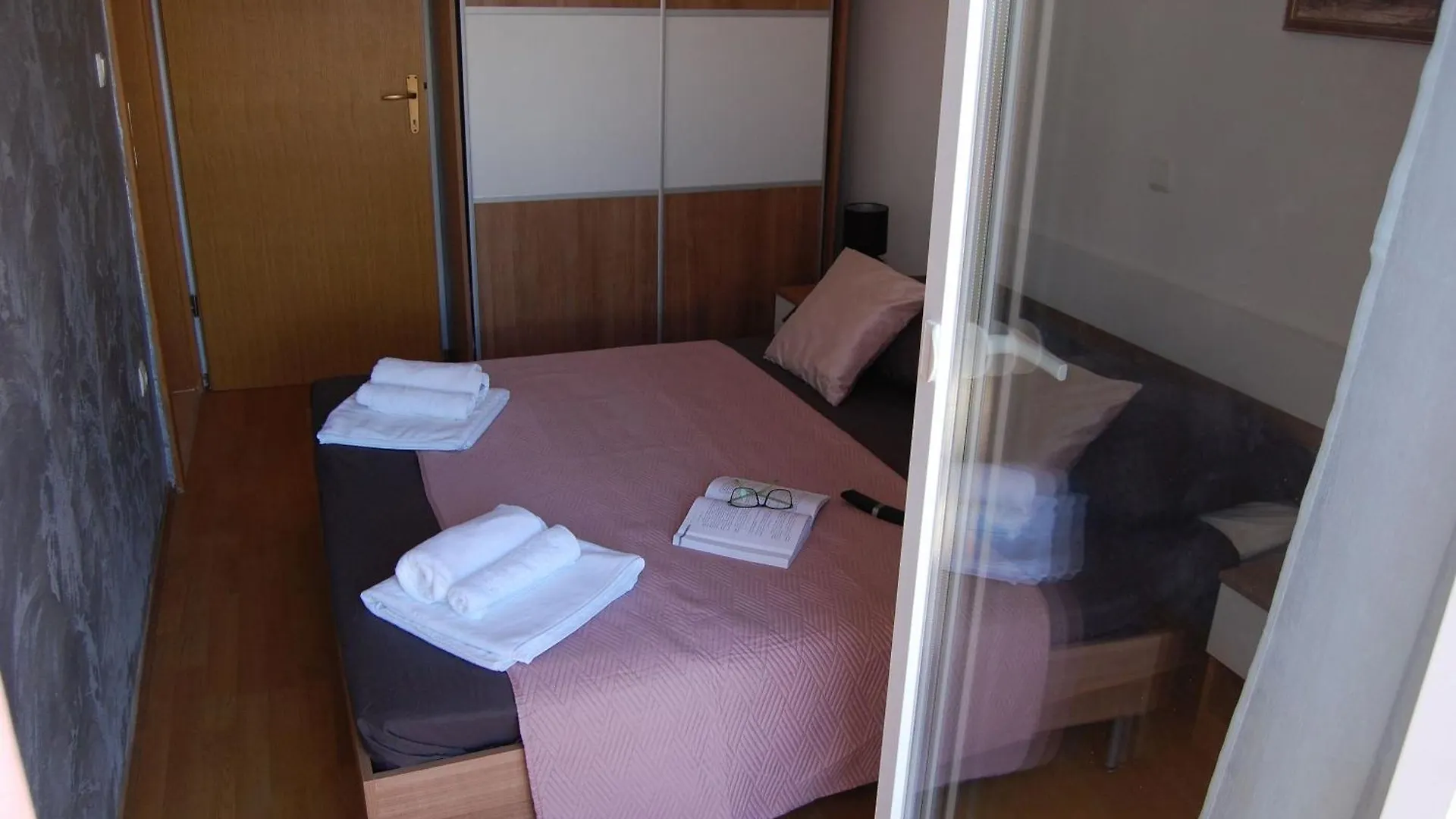 Apartment Sun - 100M From Sea Kastela Croatia