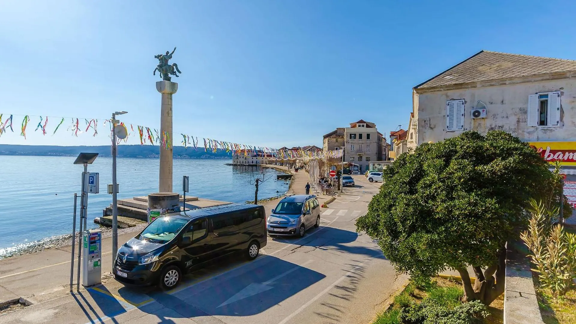 Apartment Sun - 100M From Sea Kastela Croatia