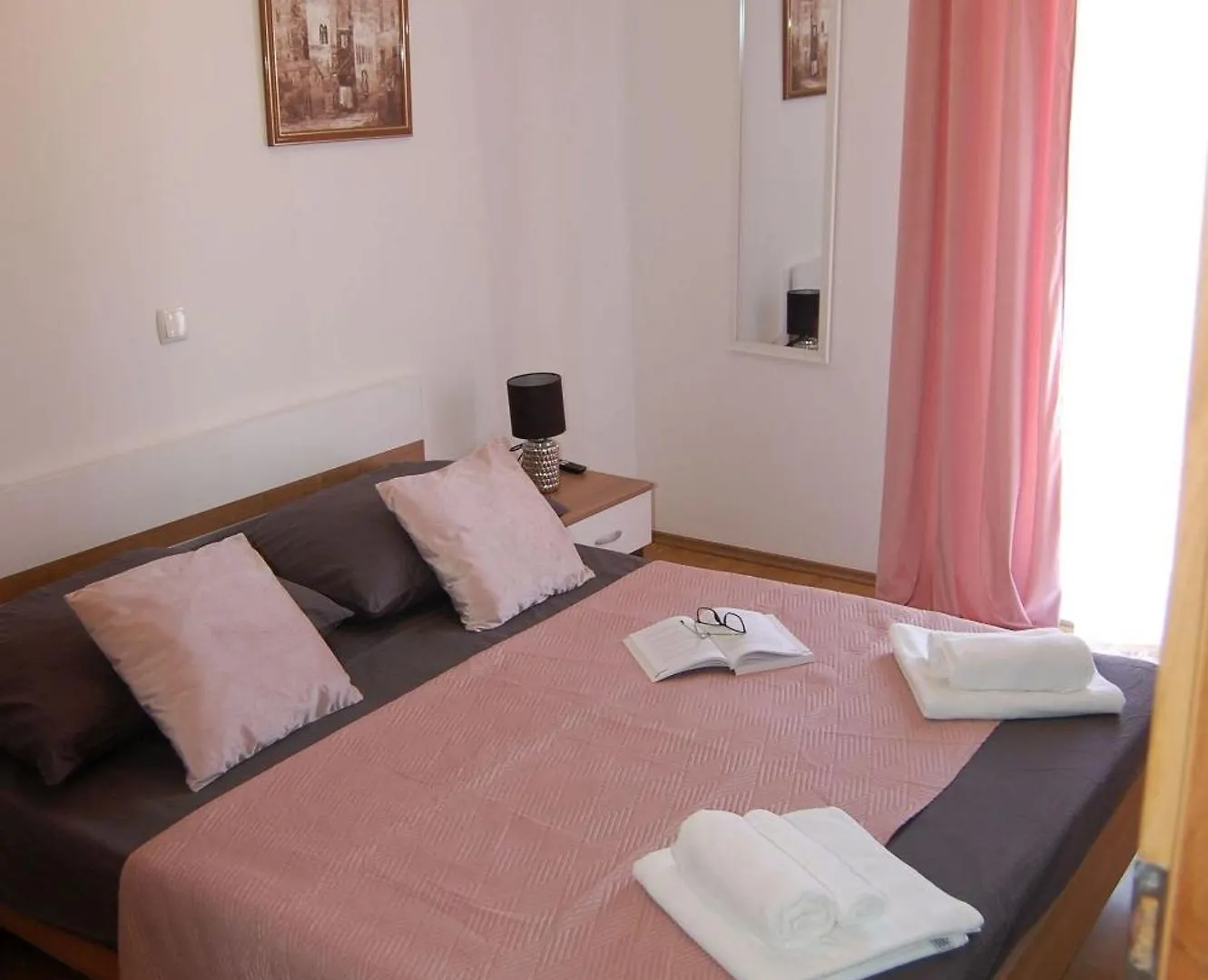 Apartment Sun - 100M From Sea Kastela 0*,