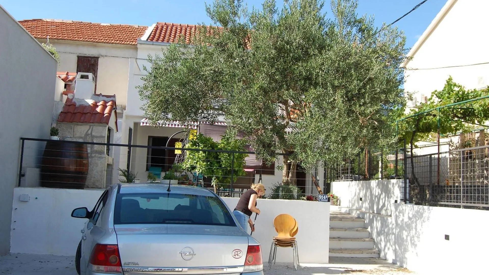 Apartment Sun - 100M From Sea Kastela